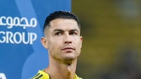 埃弗顿0-3惨败曼联，加纳乔恩独领风骚于英超赛场